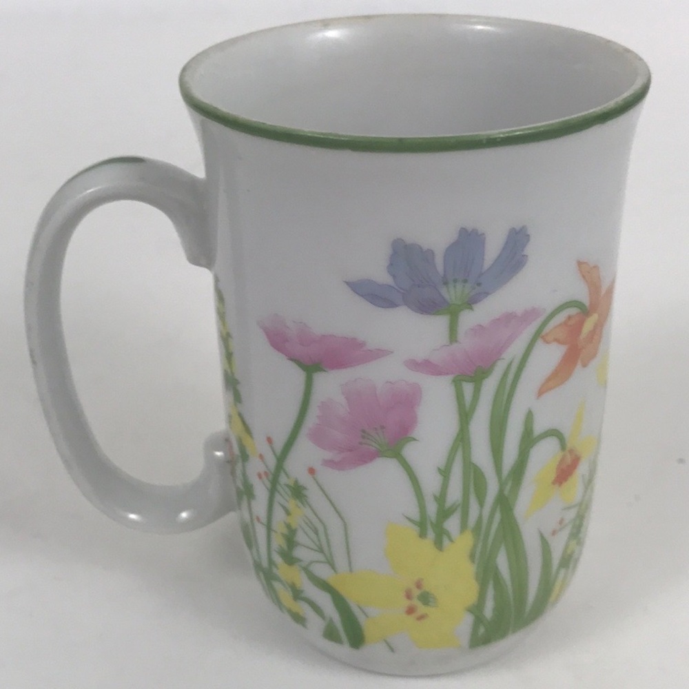 1974 Day Lilly Coffee Cup Mug Fine China Vintage